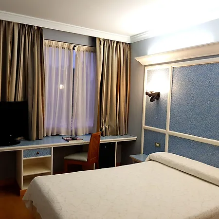 House Lomas Ов'єдо