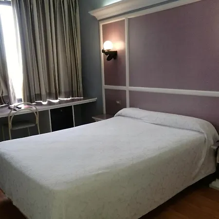 Hotell House Lomas Oviedo