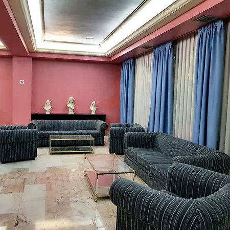 Готель House Lomas Ов'єдо