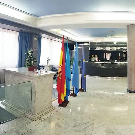 House Lomas Готель Ов'єдо