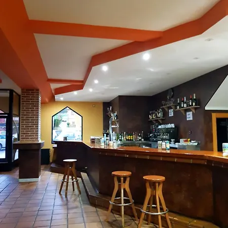 House Lomas Готель